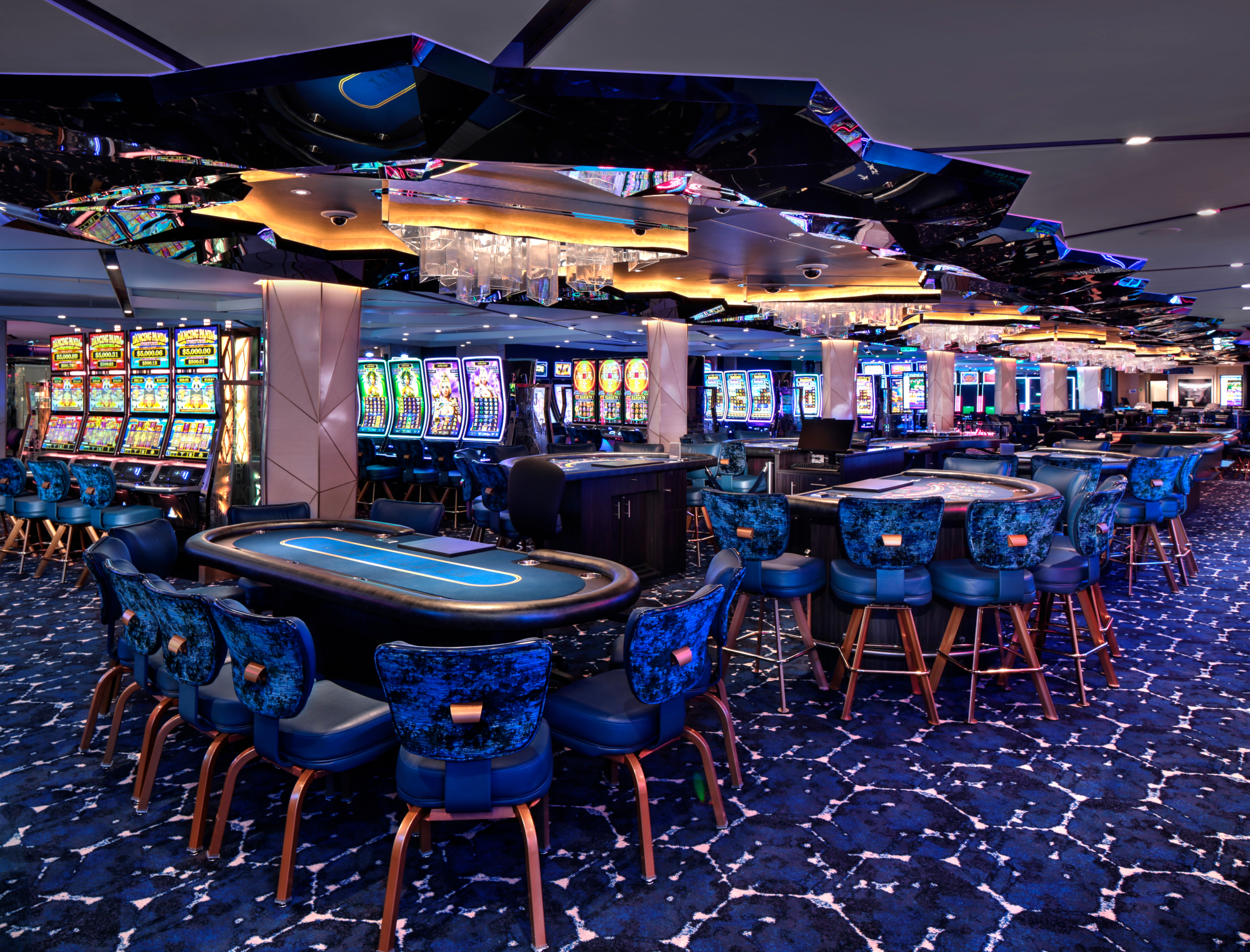 MyCruise Celebrity-Cruises Beyond Offentlige-arealer Casino-butikker3